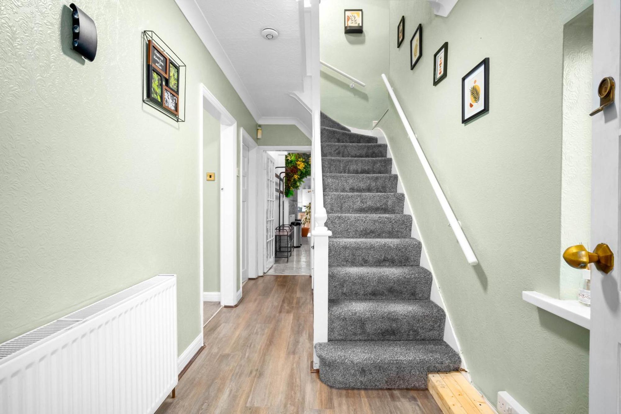 Modern 18 Guest Large Home In Solihull - Near Nec, Jlr, Hs2 And Bhx Бирмингам Екстериор снимка