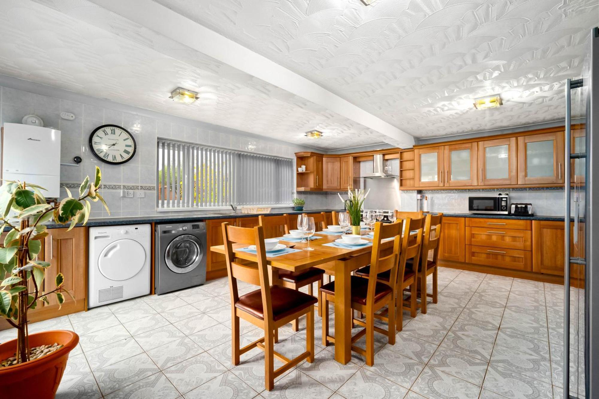 Modern 18 Guest Large Home In Solihull - Near Nec, Jlr, Hs2 And Bhx Бирмингам Екстериор снимка