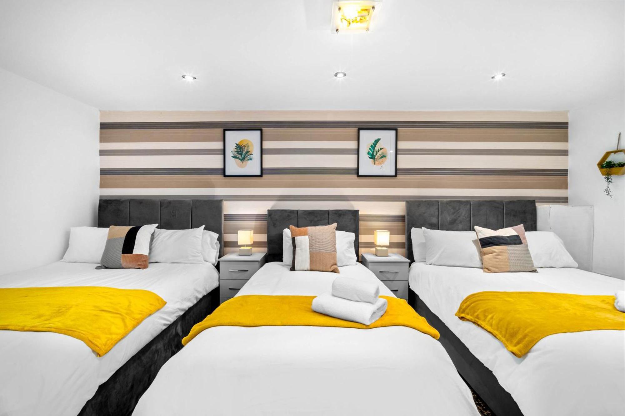 Modern 18 Guest Large Home In Solihull - Near Nec, Jlr, Hs2 And Bhx Бирмингам Екстериор снимка