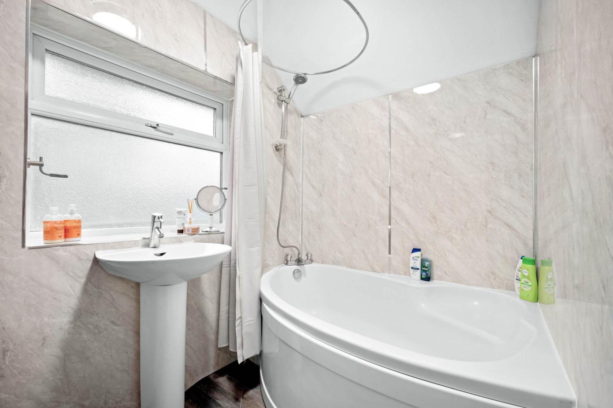 Modern 18 Guest Large Home In Solihull - Near Nec, Jlr, Hs2 And Bhx Бирмингам Екстериор снимка